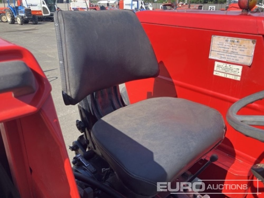 Massey Ferguson 240 - Τρακτέρ: φωτογραφία 3 Massey Ferguson 240 - Τρακτέρ: φωτογραφία 3