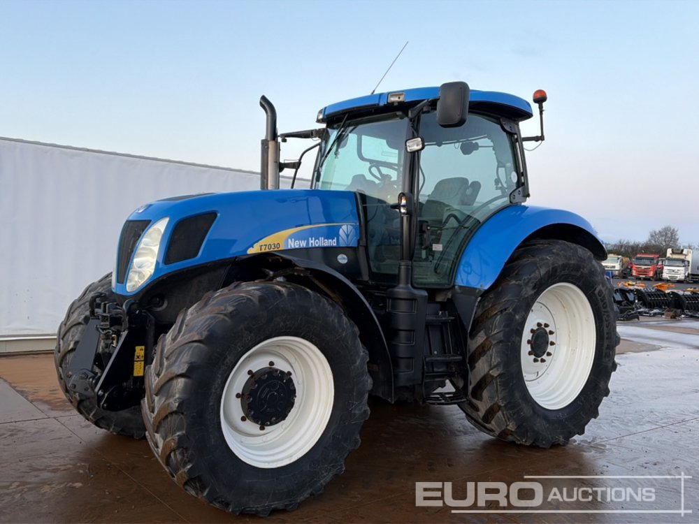 New Holland T7030 - Τρακτέρ: φωτογραφία 1 New Holland T7030 - Τρακτέρ: φωτογραφία 1