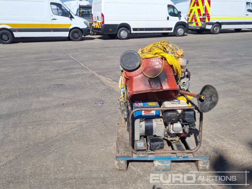 Pallet of Generator (2 of), Compaction Plate, Vacuum, Water Pump (2 of), Lights, Breaker, Air Pick, Transformer (Spares) - Εξοπλισμού κατασκευών: φωτογραφία 2 Pallet of Generator (2 of), Compaction Plate, Vacuum, Water Pump (2 of), Lights, Breaker, Air Pick, Transformer (Spares) - Εξοπλισμού κατασκευών: φωτογραφία 2