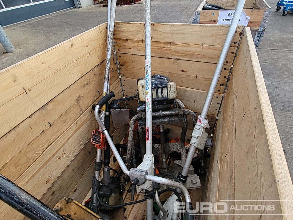 Petrol Strimmer (4 of), Petrol Compaction Plate, Petrol Concrete Screed Drive Unit, Petrol Chainsaw (Body Only) (3 of) - Εξοπλισμού κατασκευών: φωτογραφία 3 Petrol Strimmer (4 of), Petrol Compaction Plate, Petrol Concrete Screed Drive Unit, Petrol Chainsaw (Body Only) (3 of) - Εξοπλισμού κατασκευών: φωτογραφία 3
