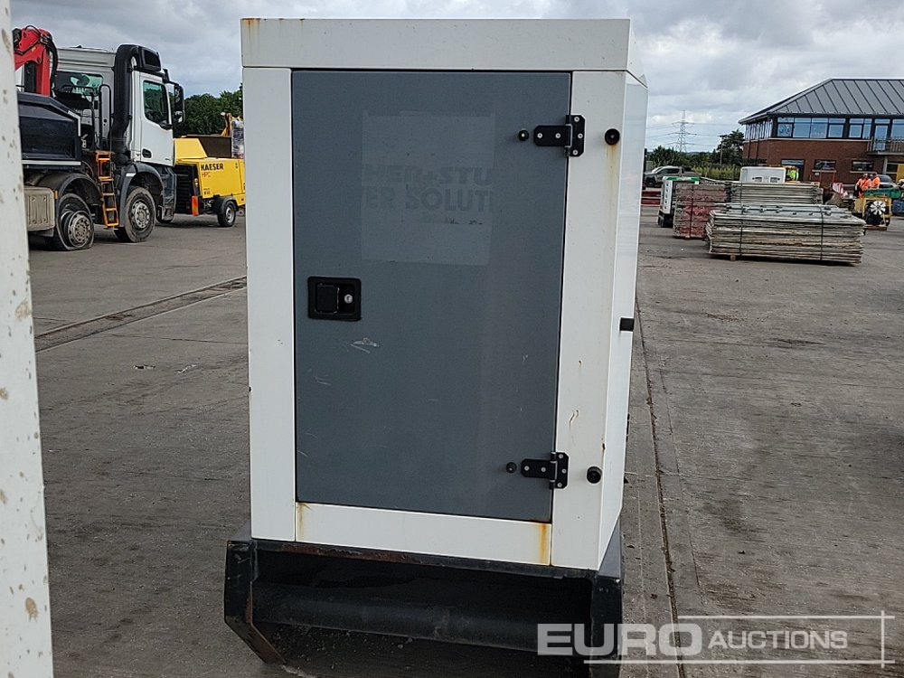 SDMO R110 - Βιομηχανική γεννήτρια: φωτογραφία 4 SDMO R110 - Βιομηχανική γεννήτρια: φωτογραφία 4