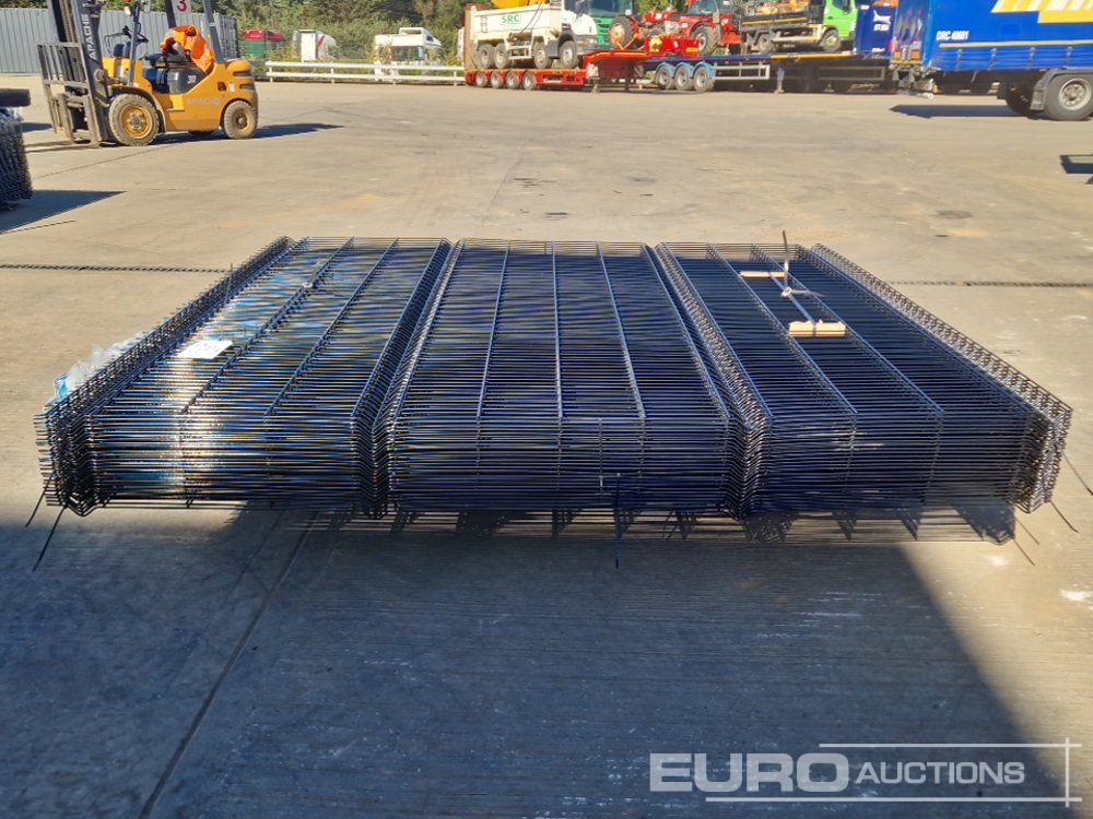 Unused Galvanised & Powder Coated Heavy Duty (5mm) Wire Mesh Fencing, 25 x H2.4m x W2.2m Panels, 26 x 60mm x 60mm x3m Posts, with Fittings (Black) - Εξοπλισμού κατασκευών: φωτογραφία 2 Unused Galvanised & Powder Coated Heavy Duty (5mm) Wire Mesh Fencing, 25 x H2.4m x W2.2m Panels, 26 x 60mm x 60mm x3m Posts, with Fittings (Black) - Εξοπλισμού κατασκευών: φωτογραφία 2
