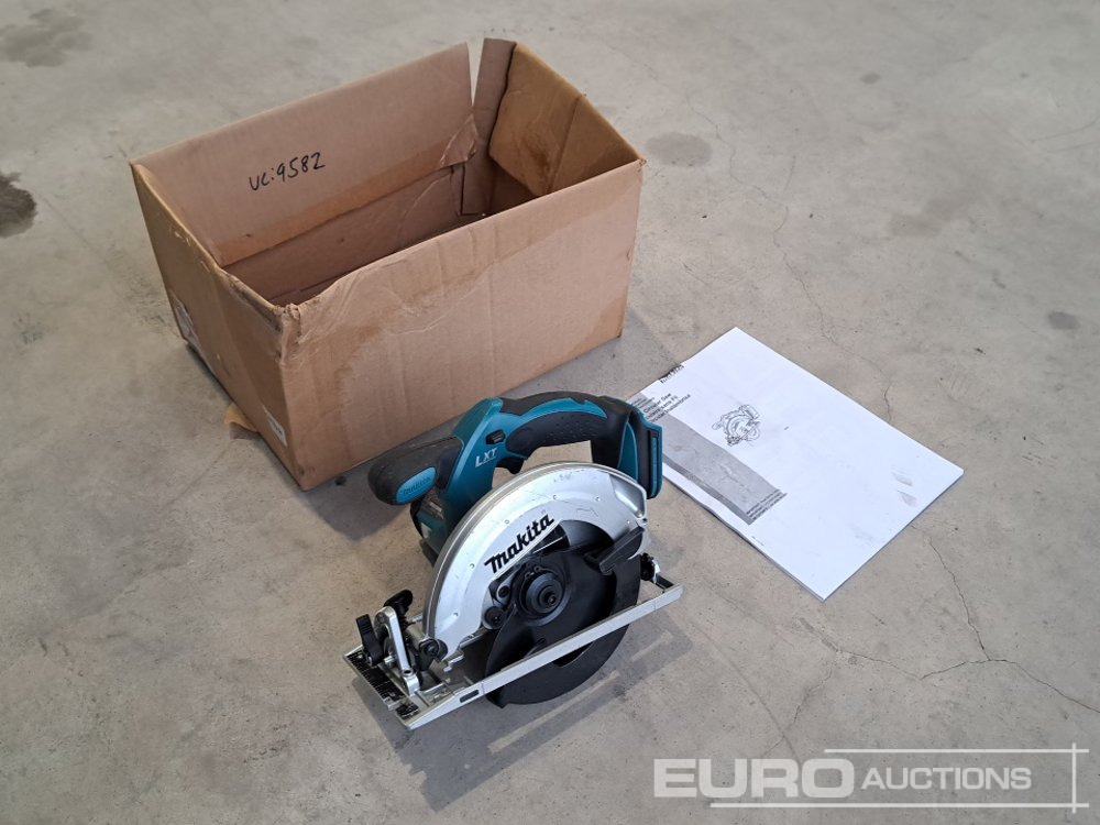 Unused Makita XSS02 18V Cordless Circluar Saw (Body Only) - Εξοπλισμού κατασκευών: φωτογραφία 4 Unused Makita XSS02 18V Cordless Circluar Saw (Body Only) - Εξοπλισμού κατασκευών: φωτογραφία 4