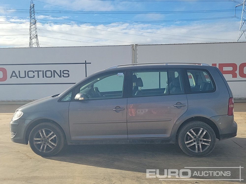 Volkswagen Touran - Αυτοκίνητο: φωτογραφία 2 Volkswagen Touran - Αυτοκίνητο: φωτογραφία 2