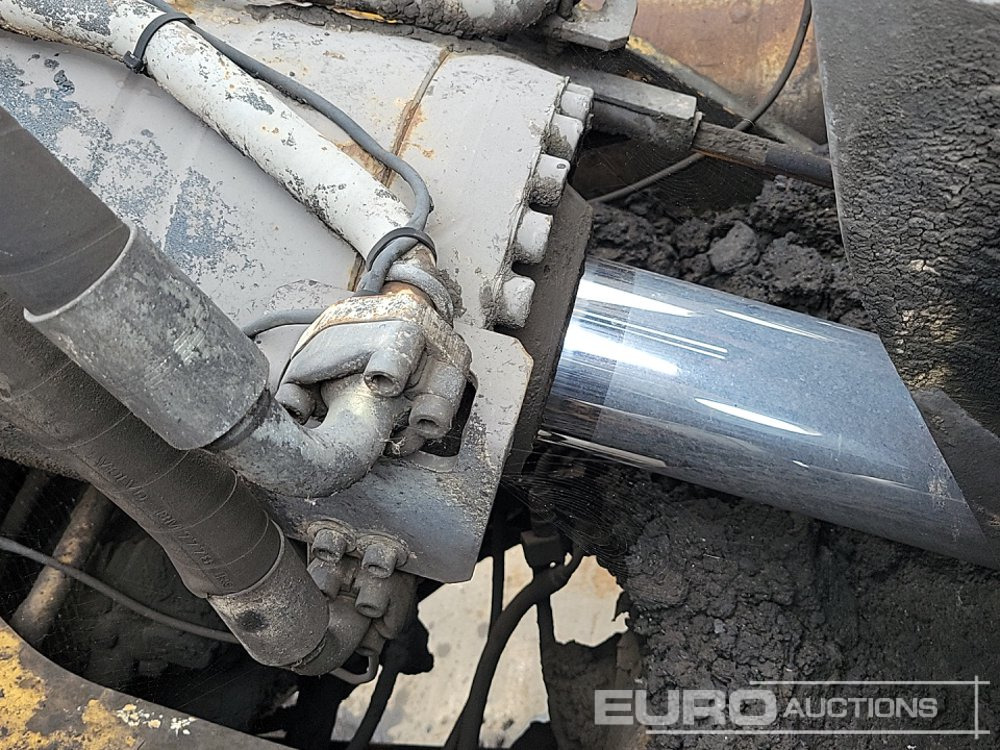 Ελαστιχοφόρος φορτωτής Volvo 180C: φωτογραφία 29