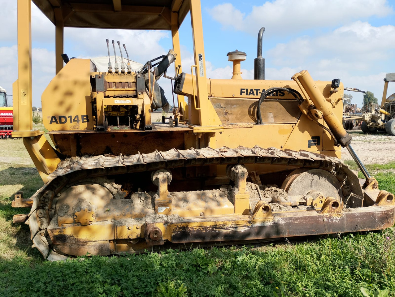 Trattore usato Fiat Allis AD14B - Τρακτέρ: φωτογραφία 1 Trattore usato Fiat Allis AD14B - Τρακτέρ: φωτογραφία 1