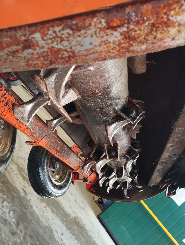 Trincia asse orrizontale usata Agrimaster RMU 280 - Καταστροφέας με σφυριά: φωτογραφία 5 Trincia asse orrizontale usata Agrimaster RMU 280 - Καταστροφέας με σφυριά: φωτογραφία 5