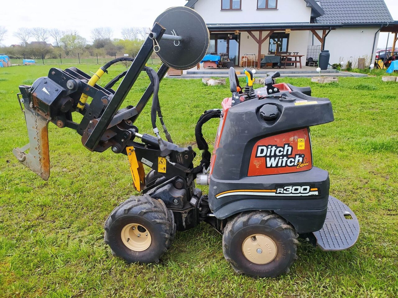 Ditch-Witch Zahn R300 - Εκσκαφέας τάφρων: φωτογραφία 1 Ditch-Witch Zahn R300 - Εκσκαφέας τάφρων: φωτογραφία 1