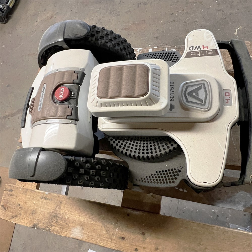 Ambrogio 4.0 Elite Premium 4 wd - Χλοοκοπτικό: φωτογραφία 5 Ambrogio 4.0 Elite Premium 4 wd - Χλοοκοπτικό: φωτογραφία 5