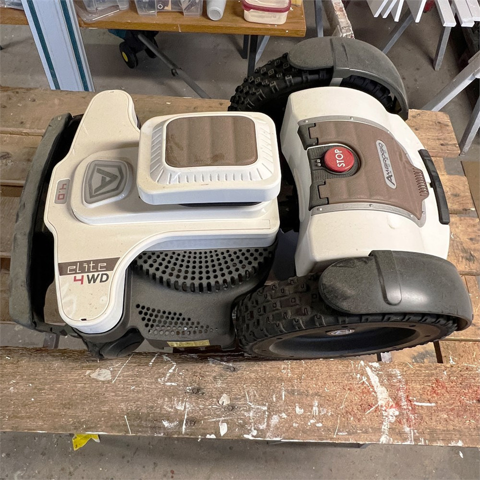 Ambrogio 4.0 Elite Premium 4 wd - Χλοοκοπτικό: φωτογραφία 1 Ambrogio 4.0 Elite Premium 4 wd - Χλοοκοπτικό: φωτογραφία 1