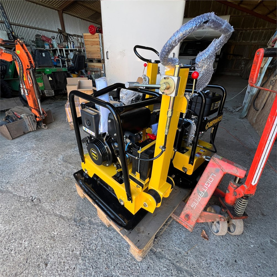 Bernards RT220-1 - Δονητική πλάκα: φωτογραφία 3 Bernards RT220-1 - Δονητική πλάκα: φωτογραφία 3