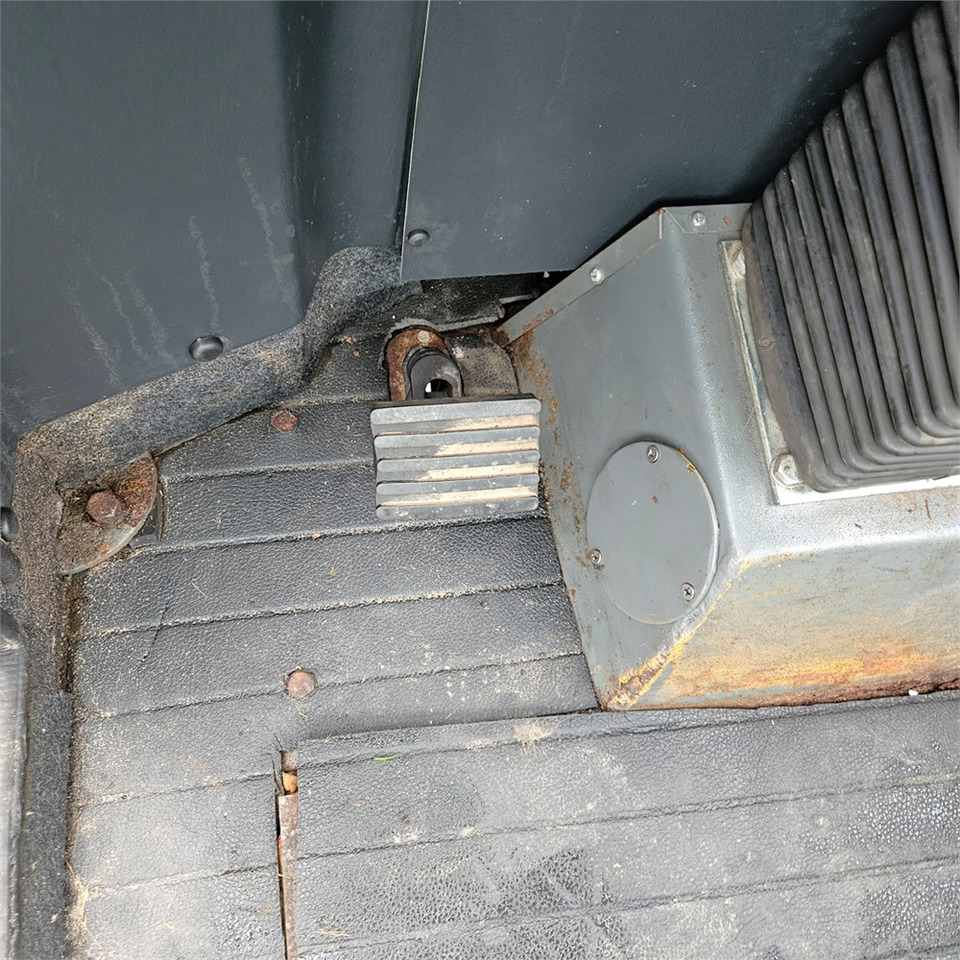 Φορτωτής πλάγιας ολίσθησης Bernards W1600C: φωτογραφία 19 Φορτωτής πλάγιας ολίσθησης Bernards W1600C: φωτογραφία 19