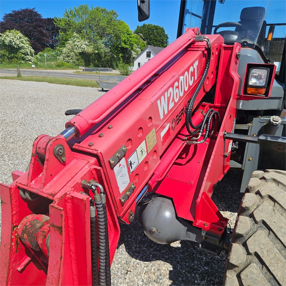 Bernards W2600CT Teleskop - Φορτωτής πλάγιας ολίσθησης: φωτογραφία 4 Bernards W2600CT Teleskop - Φορτωτής πλάγιας ολίσθησης: φωτογραφία 4