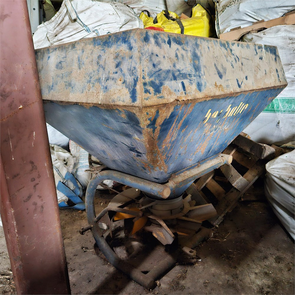 Bogballe B-700 - Μηχανηματα λιπάσματα: φωτογραφία 3 Bogballe B-700 - Μηχανηματα λιπάσματα: φωτογραφία 3