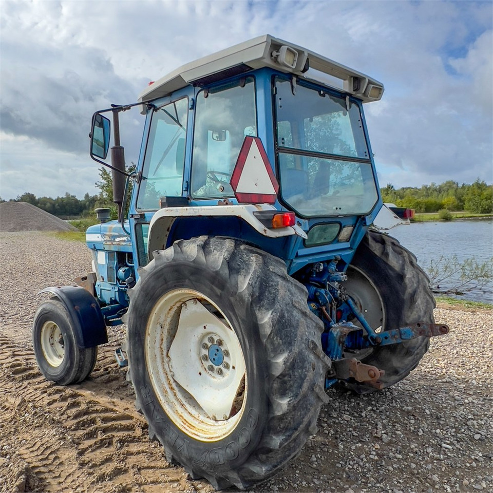 Ford 5610 - Τρακτέρ: φωτογραφία 5 Ford 5610 - Τρακτέρ: φωτογραφία 5