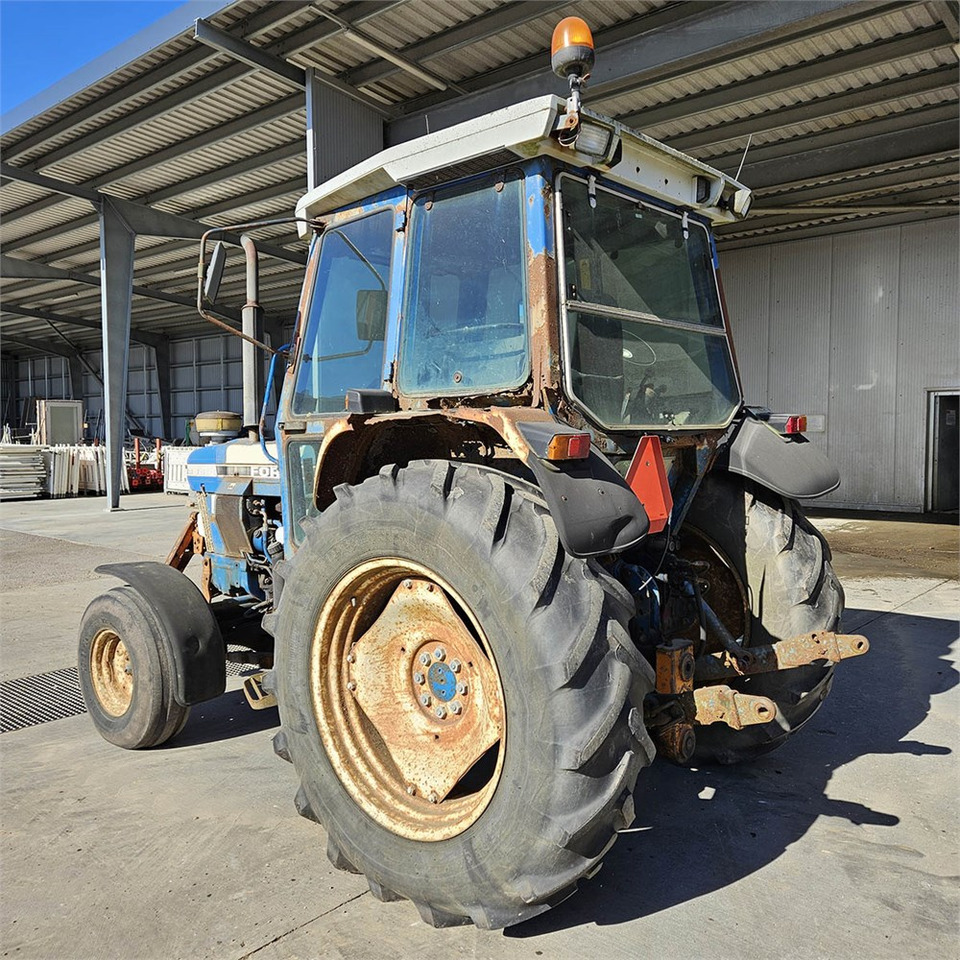 Ford 6810 - Τρακτέρ: φωτογραφία 3 Ford 6810 - Τρακτέρ: φωτογραφία 3
