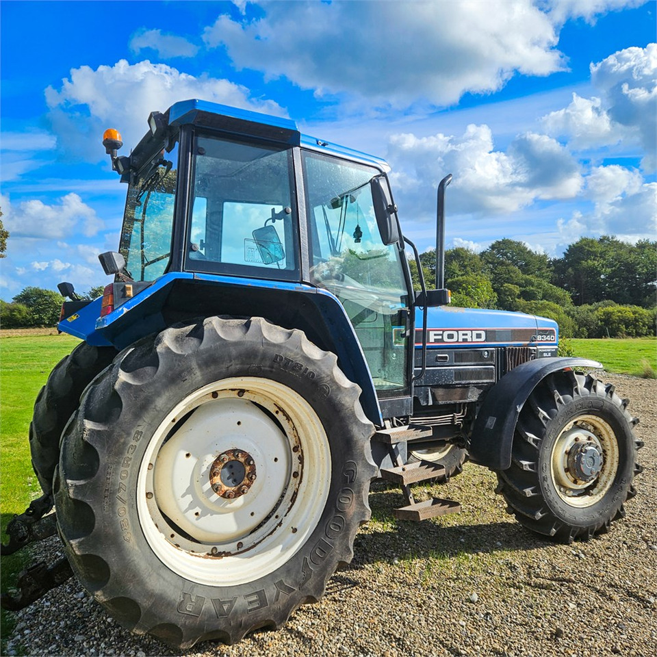 Ford 8340 Powerstar SLE - Τρακτέρ: φωτογραφία 3 Ford 8340 Powerstar SLE - Τρακτέρ: φωτογραφία 3