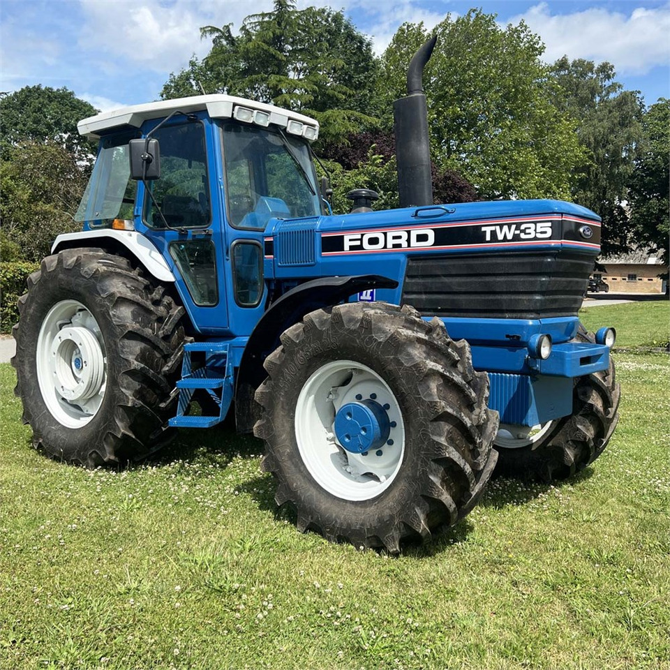 Ford TW 35 - Τρακτέρ: φωτογραφία 1 Ford TW 35 - Τρακτέρ: φωτογραφία 1