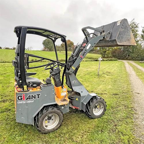 Φορτωτής πλάγιας ολίσθησης Giant D254SW: φωτογραφία 8 Φορτωτής πλάγιας ολίσθησης Giant D254SW: φωτογραφία 8