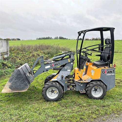 Giant D254SW - Φορτωτής πλάγιας ολίσθησης: φωτογραφία 2 Giant D254SW - Φορτωτής πλάγιας ολίσθησης: φωτογραφία 2