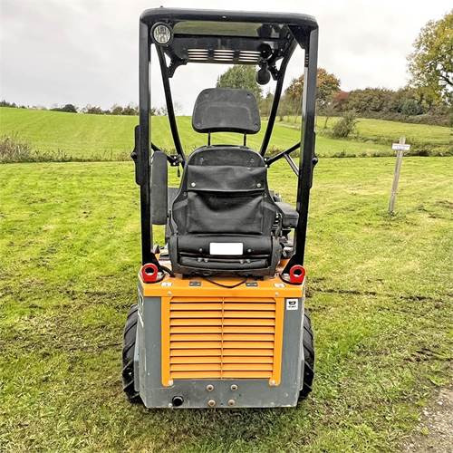 Φορτωτής πλάγιας ολίσθησης Giant D254SW: φωτογραφία 6 Φορτωτής πλάγιας ολίσθησης Giant D254SW: φωτογραφία 6