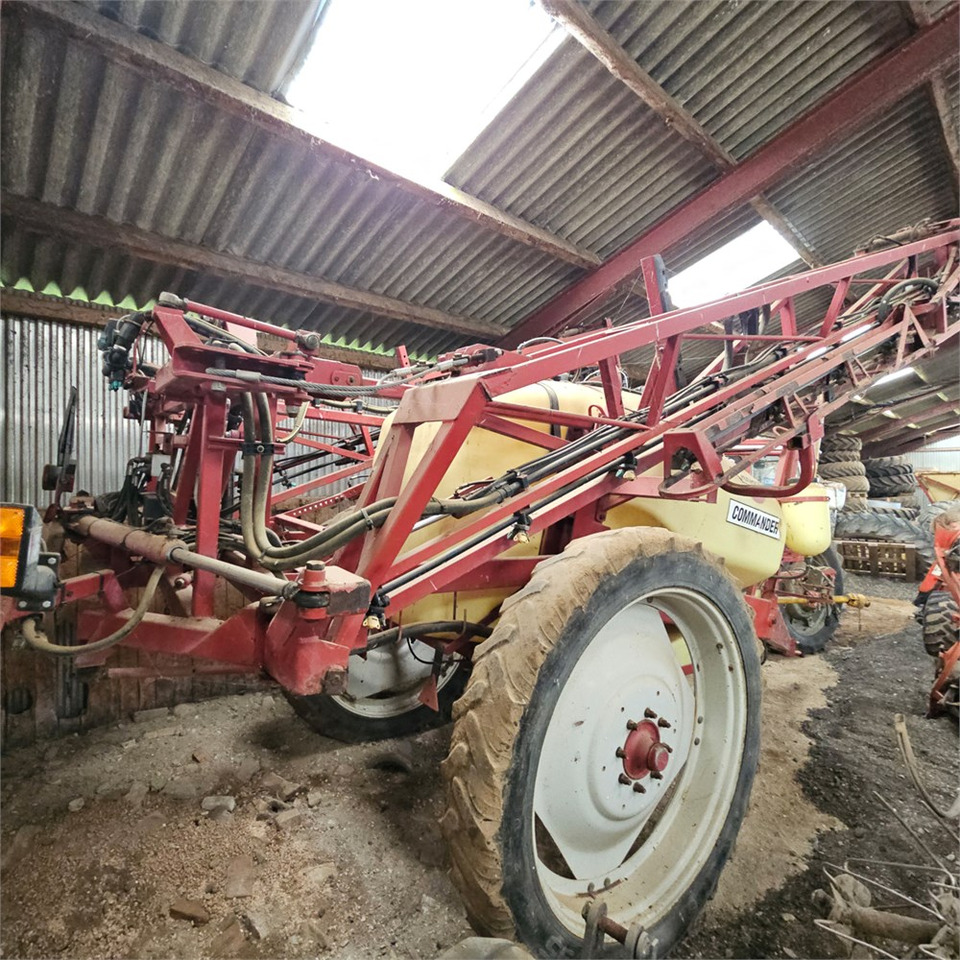 Hardi CM2 Commander 2.800 l - Ψεκαστικό: φωτογραφία 5 Hardi CM2 Commander 2.800 l - Ψεκαστικό: φωτογραφία 5