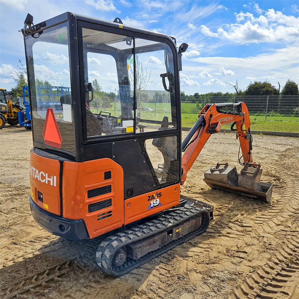 Hitachi ZX19-6 CR - Μίνι εκσκαφέας: φωτογραφία 5 Hitachi ZX19-6 CR - Μίνι εκσκαφέας: φωτογραφία 5