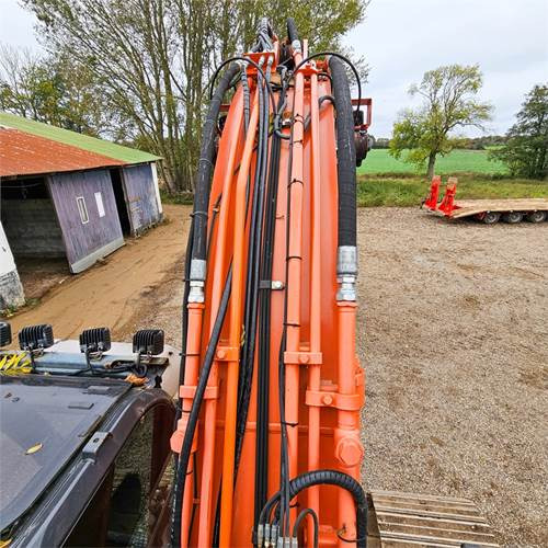 Ερπυστριοφόρος εκσκαφέας Hitachi ZX210 LC-6: φωτογραφία 28 Ερπυστριοφόρος εκσκαφέας Hitachi ZX210 LC-6: φωτογραφία 28