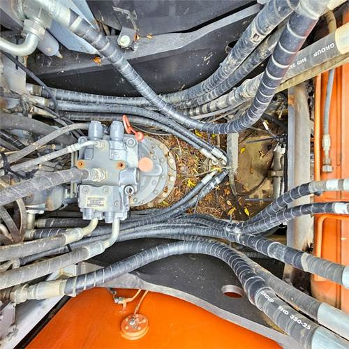 Ερπυστριοφόρος εκσκαφέας Hitachi ZX210 LC-6: φωτογραφία 26 Ερπυστριοφόρος εκσκαφέας Hitachi ZX210 LC-6: φωτογραφία 26