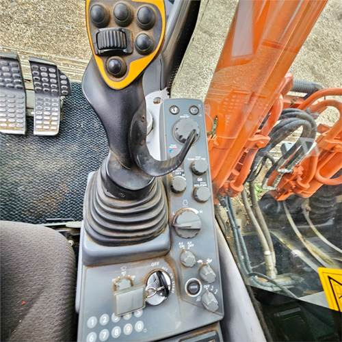 Ερπυστριοφόρος εκσκαφέας Hitachi ZX210 LC-6: φωτογραφία 13 Ερπυστριοφόρος εκσκαφέας Hitachi ZX210 LC-6: φωτογραφία 13