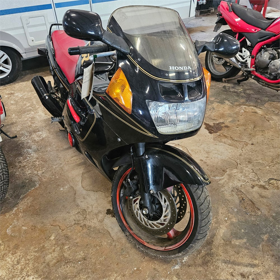 Honda CBR1000F - Μοτοσικλέτα: φωτογραφία 2 Honda CBR1000F - Μοτοσικλέτα: φωτογραφία 2
