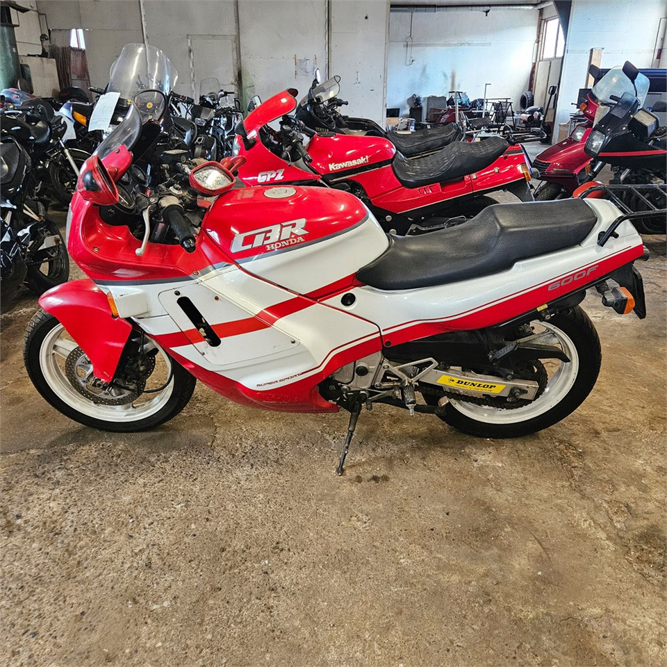 Honda CBR600F Super sport - Μοτοσικλέτα: φωτογραφία 2 Honda CBR600F Super sport - Μοτοσικλέτα: φωτογραφία 2