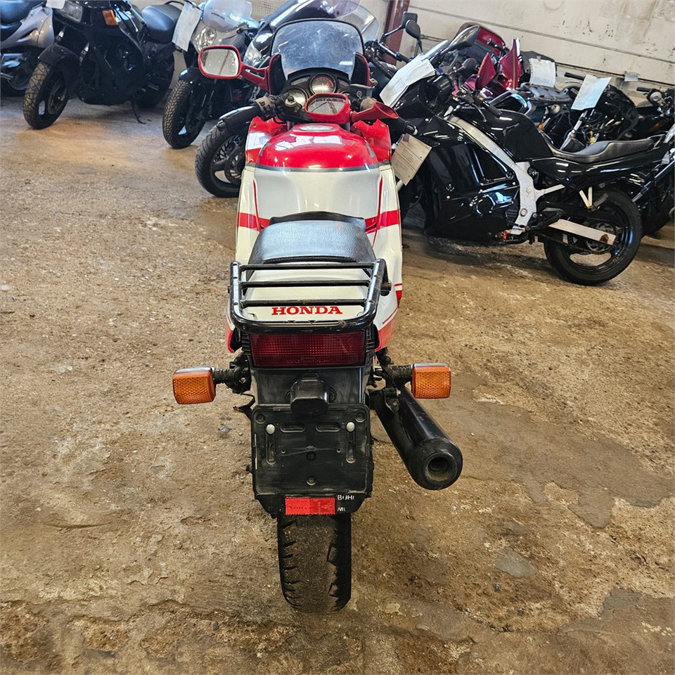 Honda CBR600F Super sport - Μοτοσικλέτα: φωτογραφία 4 Honda CBR600F Super sport - Μοτοσικλέτα: φωτογραφία 4