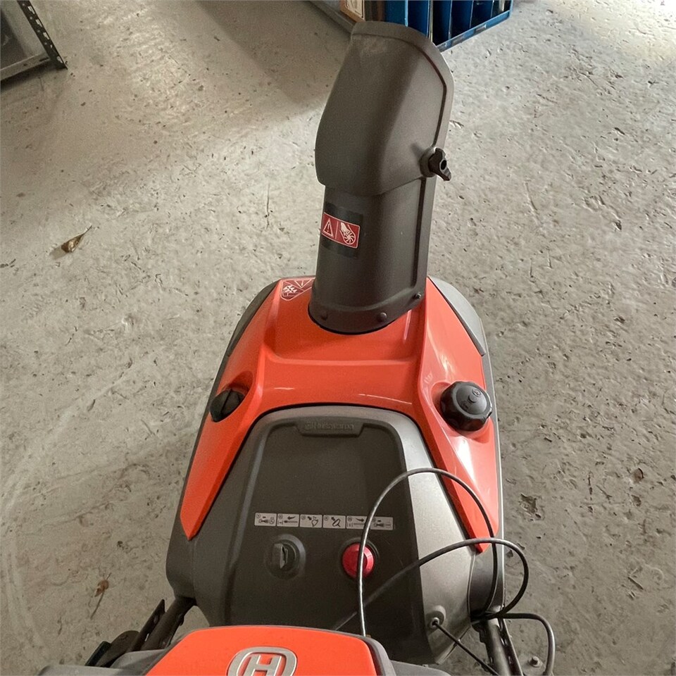 Μηχανήματα κήπου Husqvarna ST 121 E: φωτογραφία 12 Μηχανήματα κήπου Husqvarna ST 121 E: φωτογραφία 12