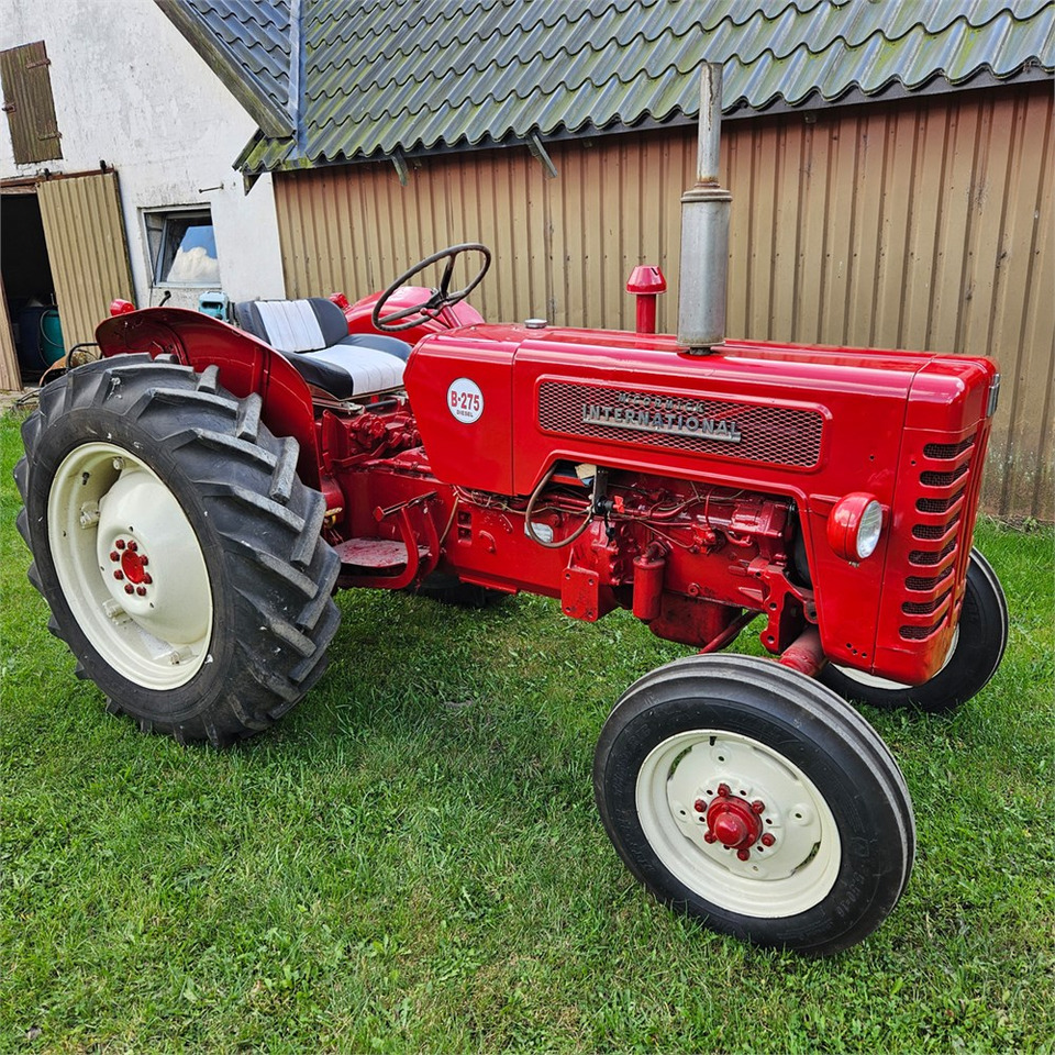 IH B-275 - Τρακτέρ: φωτογραφία 3 IH B-275 - Τρακτέρ: φωτογραφία 3
