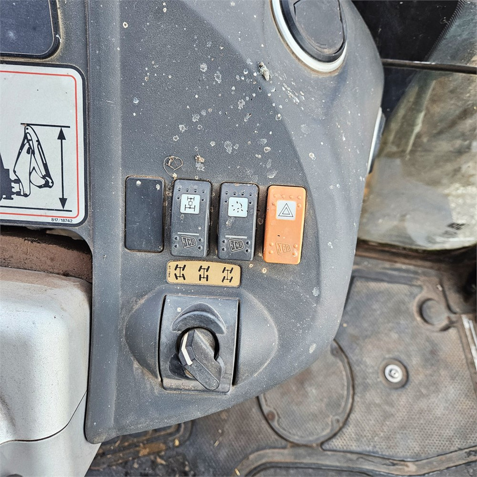 Φορτωτής εκσκαφέας JCB 4CX: φωτογραφία 22 Φορτωτής εκσκαφέας JCB 4CX: φωτογραφία 22