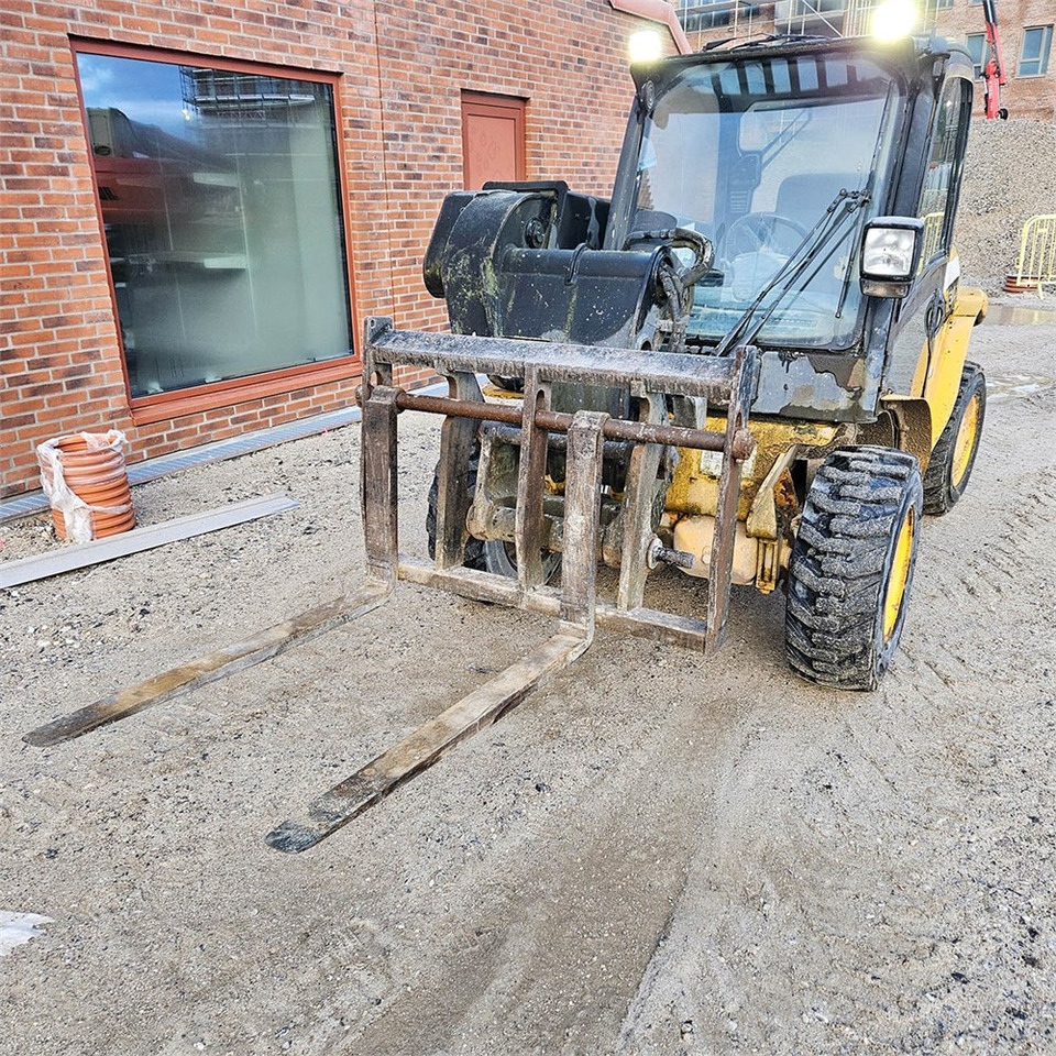 JCB 520-40 - Τηλεσκοπικός φορτωτής: φωτογραφία 5 JCB 520-40 - Τηλεσκοπικός φορτωτής: φωτογραφία 5