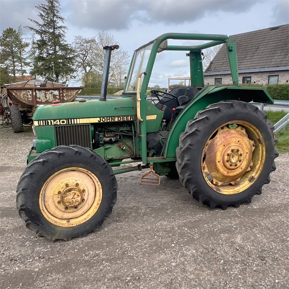 John Deere 1140 - Τρακτέρ: φωτογραφία 4 John Deere 1140 - Τρακτέρ: φωτογραφία 4