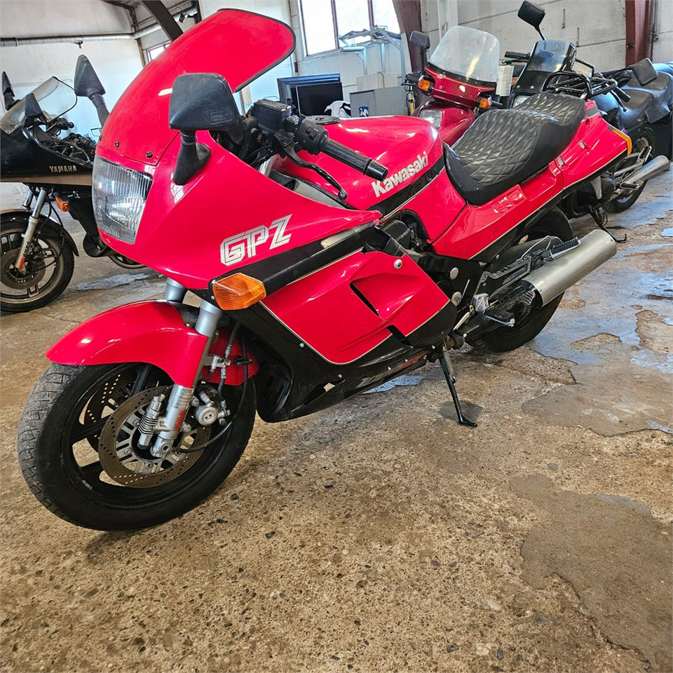 Kawasaki GPZ 1000 RX - Μοτοσικλέτα: φωτογραφία 1 Kawasaki GPZ 1000 RX - Μοτοσικλέτα: φωτογραφία 1