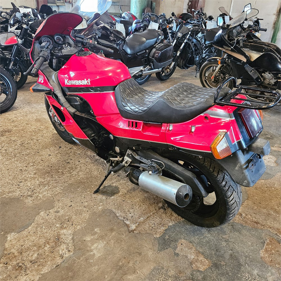 Kawasaki GPZ 1000 RX - Μοτοσικλέτα: φωτογραφία 3 Kawasaki GPZ 1000 RX - Μοτοσικλέτα: φωτογραφία 3
