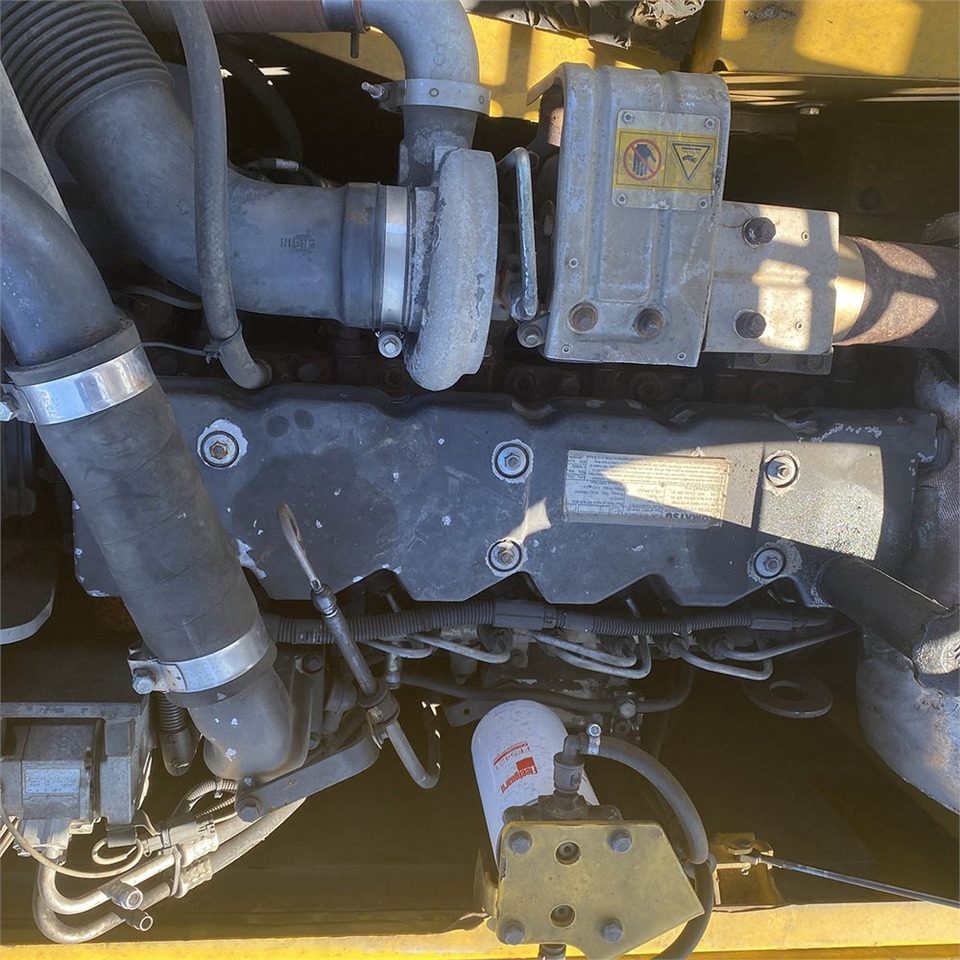Ερπυστριοφόρος εκσκαφέας Komatsu PC210 LC-8K: φωτογραφία 28