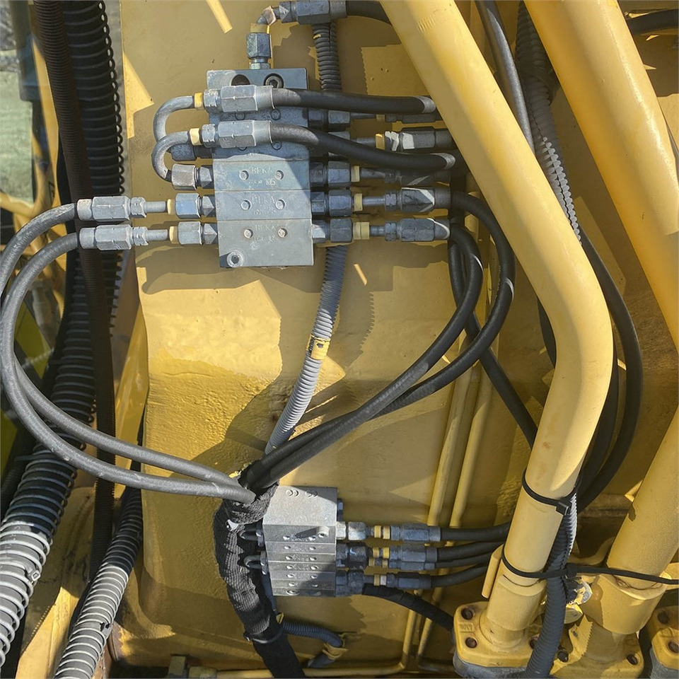 Ερπυστριοφόρος εκσκαφέας Komatsu PC210 LC-8K: φωτογραφία 12