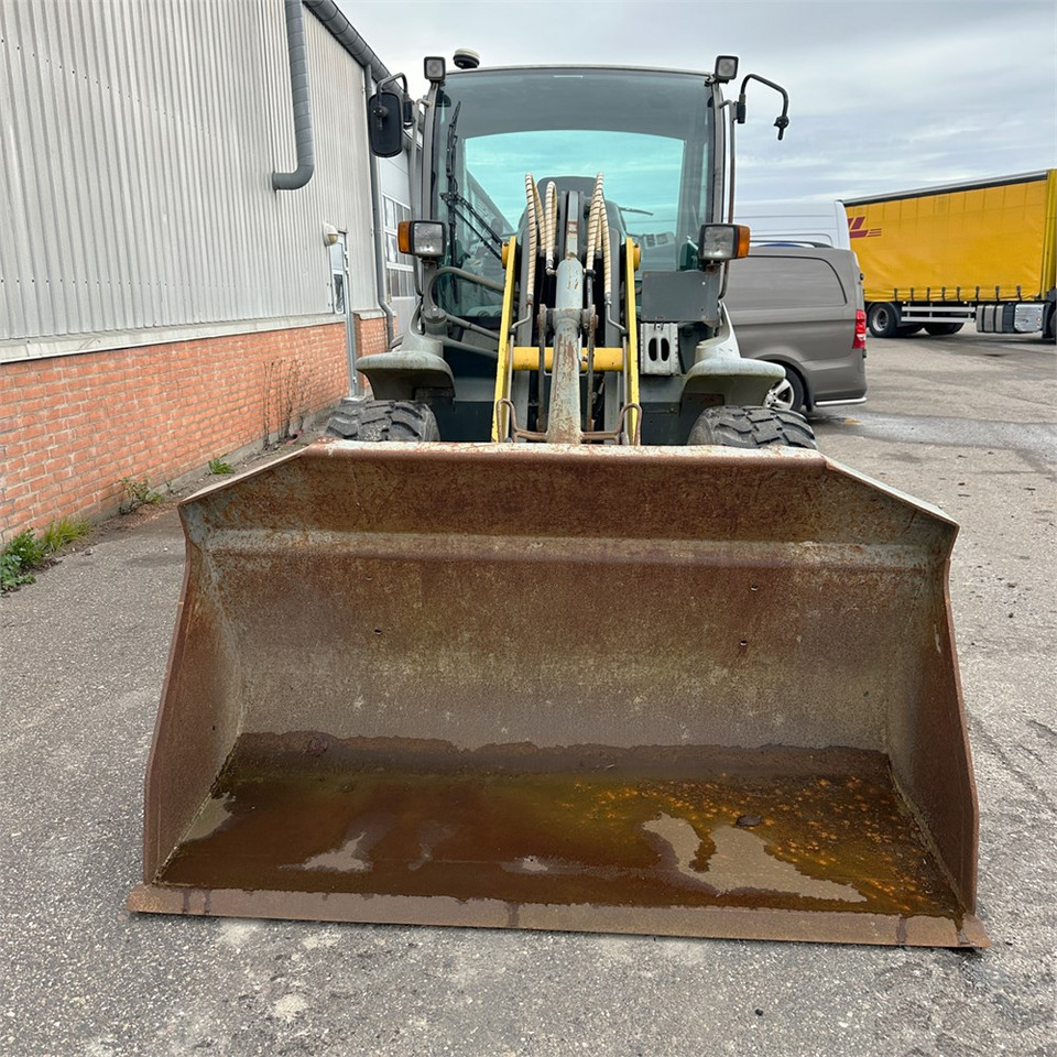 Kramer 380 - Ελαστιχοφόρος φορτωτής: φωτογραφία 4 Kramer 380 - Ελαστιχοφόρος φορτωτής: φωτογραφία 4