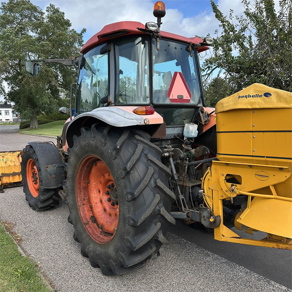 Kubota M 9540 2/4 WD - Τρακτέρ: φωτογραφία 5 Kubota M 9540 2/4 WD - Τρακτέρ: φωτογραφία 5