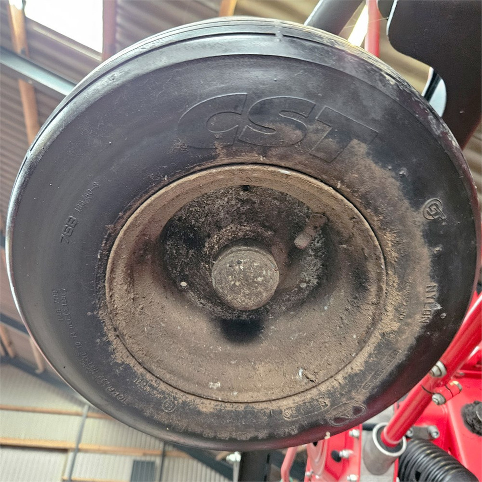 Σανού και κτηνοτροφικά μηχανήματα Kverneland 9590C: φωτογραφία 28