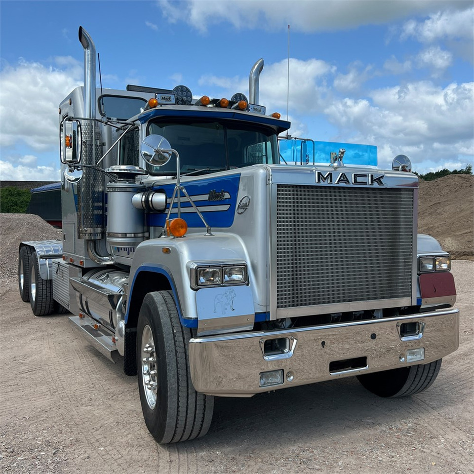 Mack Superliner - Τράκτορας: φωτογραφία 2 Mack Superliner - Τράκτορας: φωτογραφία 2