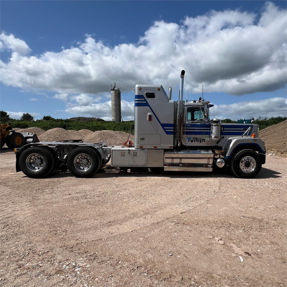 Mack Superliner - Τράκτορας: φωτογραφία 4 Mack Superliner - Τράκτορας: φωτογραφία 4