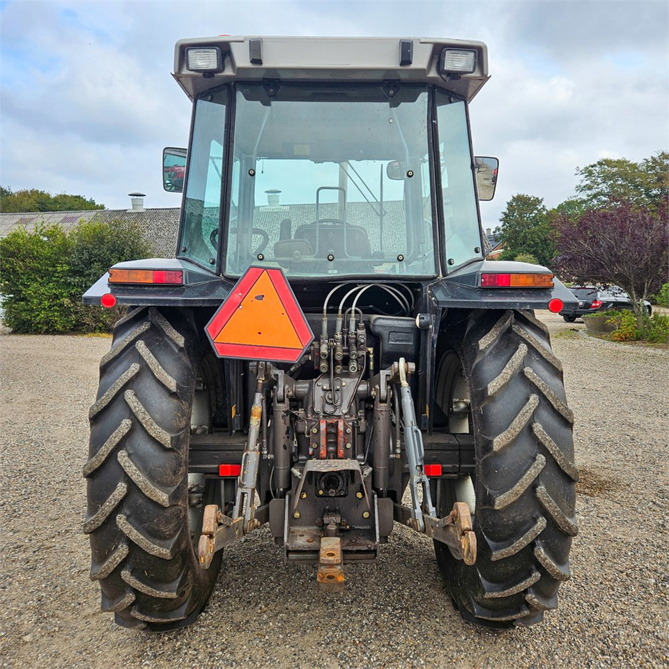 Massey Ferguson 3060 - Τρακτέρ: φωτογραφία 4 Massey Ferguson 3060 - Τρακτέρ: φωτογραφία 4