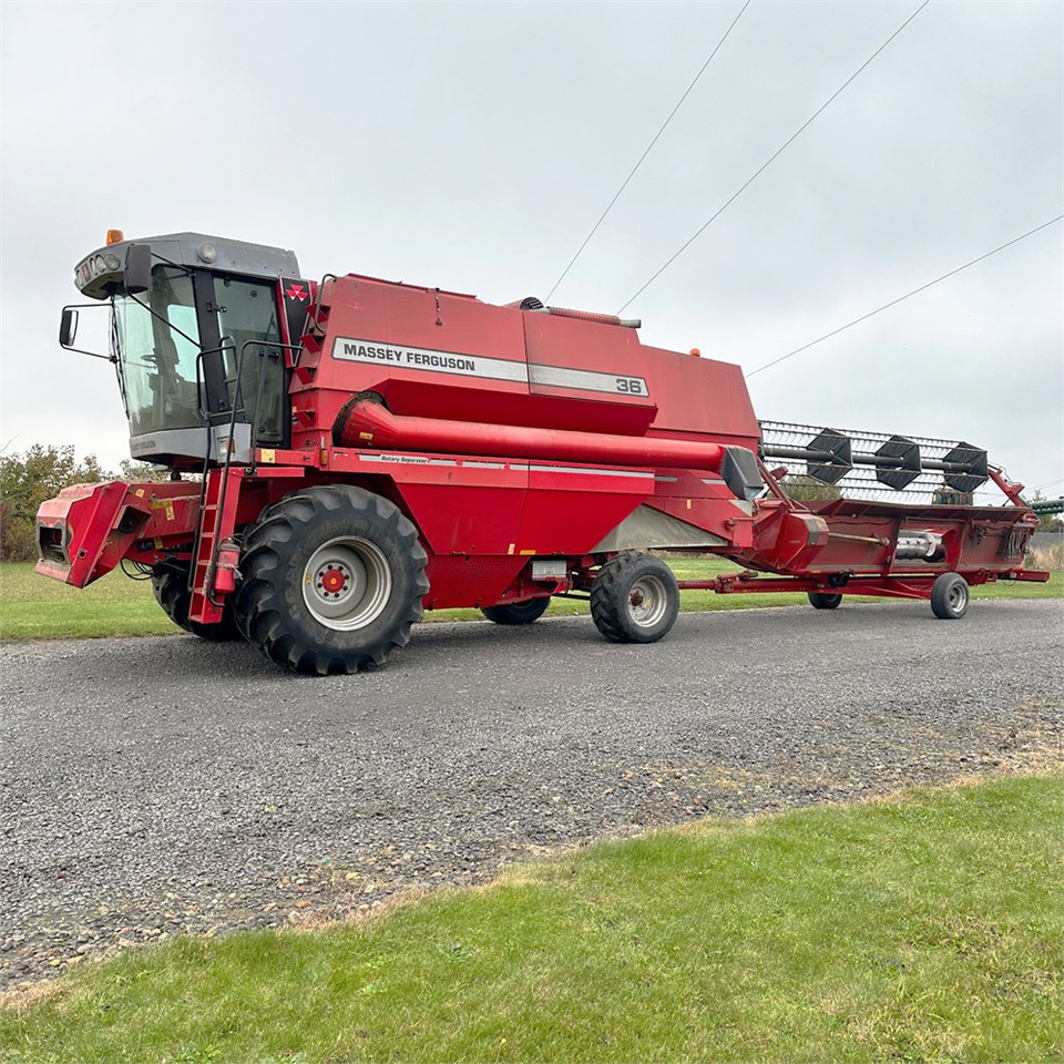 Massey Ferguson 36 - Μηχανή συγκομιδής: φωτογραφία 1 Massey Ferguson 36 - Μηχανή συγκομιδής: φωτογραφία 1