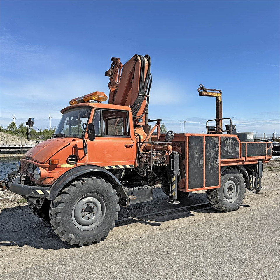 Mercedes Unimog 116 - Φορτηγό με γερανό: φωτογραφία 4 Mercedes Unimog 116 - Φορτηγό με γερανό: φωτογραφία 4